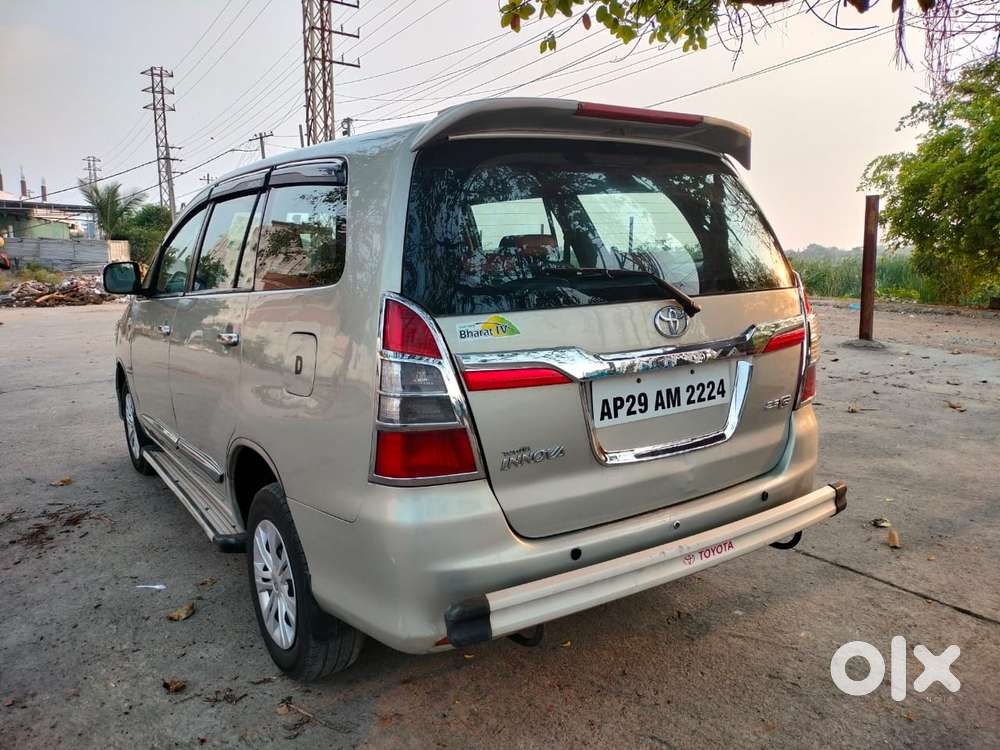 Toyota Innova 2004-2011 2.5 G4 Diesel 8-seater, 2010, Diesel