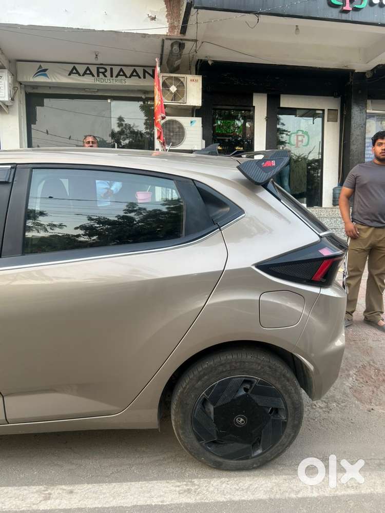 Tata Altroz Petrol 2026