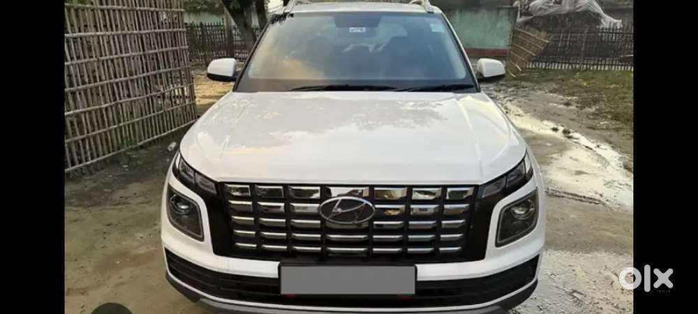 Hyundai Venue 2023 Petrol Well Maintained