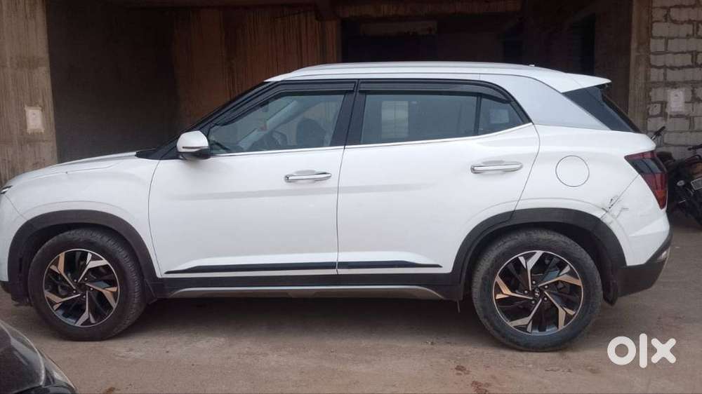 Selling Of Hyundai Creta Car  Of 2022 Make In White Colour