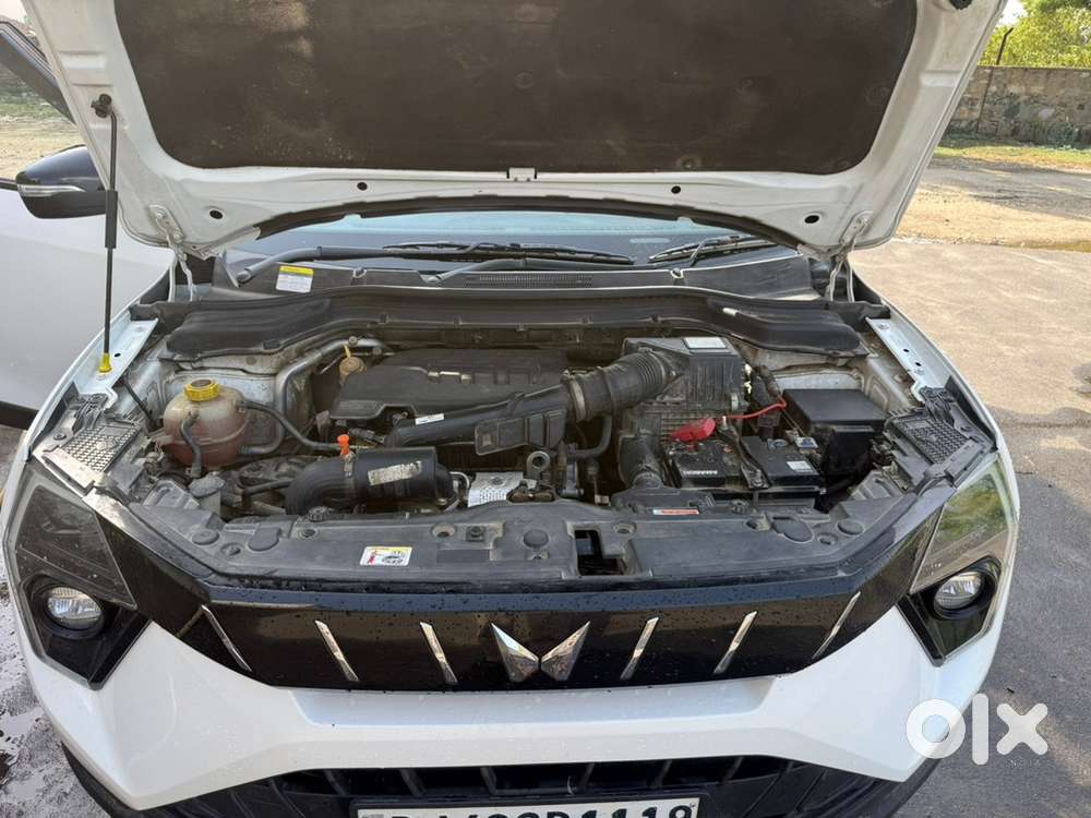 Mahindra Xuv 3xo 2024 Petrol 60222 Km Driven