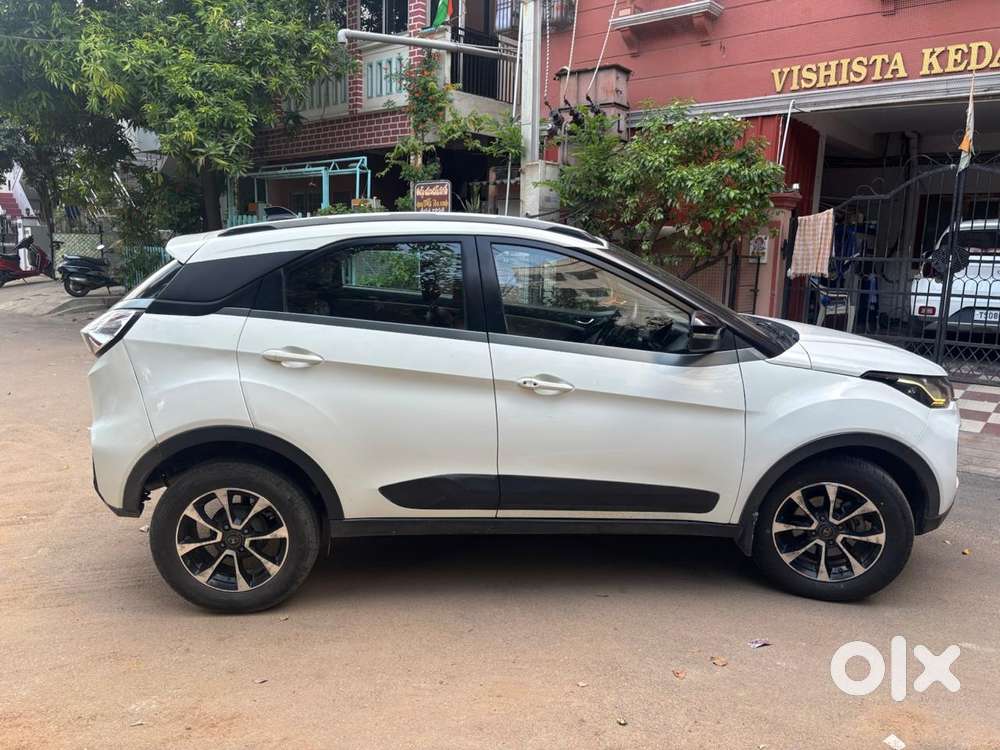 Tata Nexon 1.5 Revotorq Xza Plus Dual Tone Roof (o) Amt, 2021, Diese..