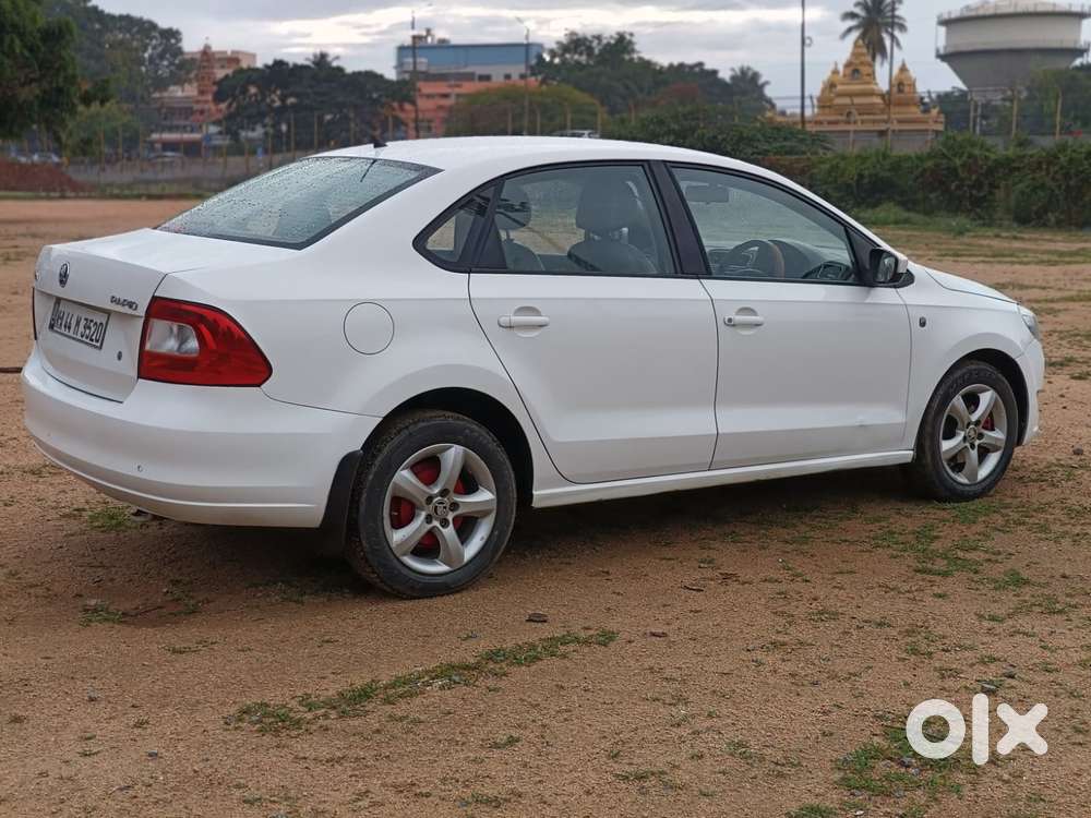 Skoda Rapid 1.5 Tdi Ambition Plus, 2014, Diesel