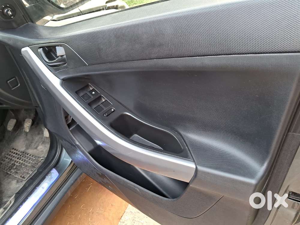 Tata Nexon 1.2 Revotron Xm (s), 2023, Petrol