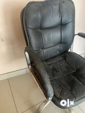 Olx office best sale chair near me