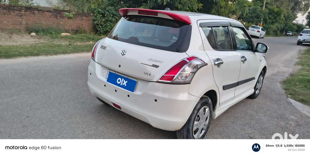 Maruti Suzuki Swift Vxi 1.2 Abs Bs-iv, 2016, Petrol