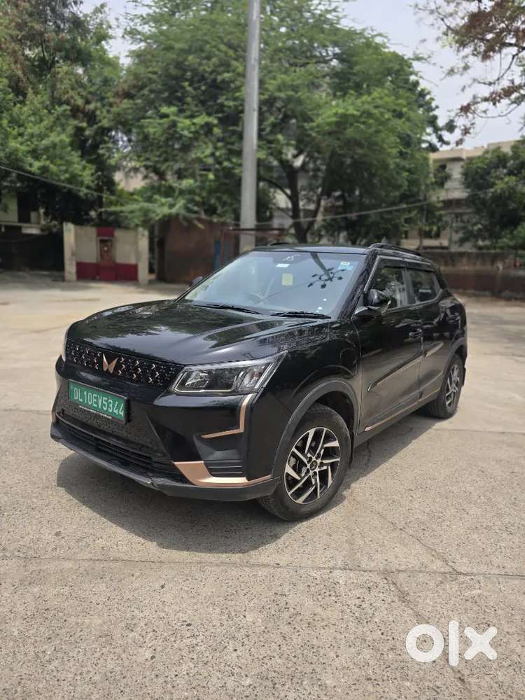 Xuv 400 Ev Black Colour