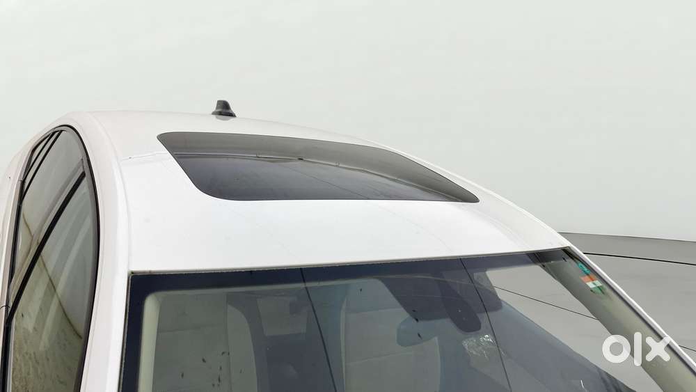 Skoda Slavia 1.0 Tsi Style At, 2022, Petrol