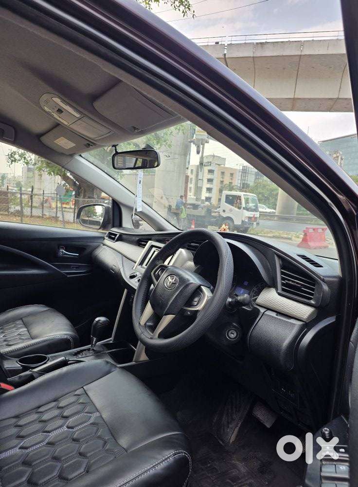 Toyota Innova Crysta 2.8 Gx At 8 Seater, 2017, Diesel