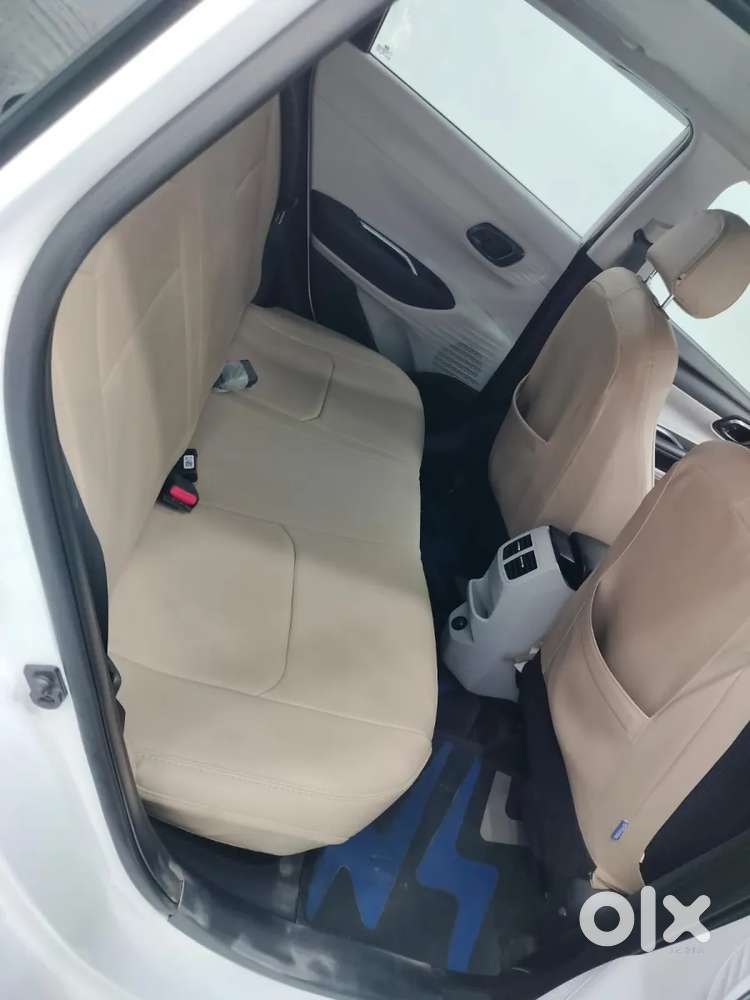 Hyundai I20 Asta (o) 1.2 Mt, 2023, Petrol