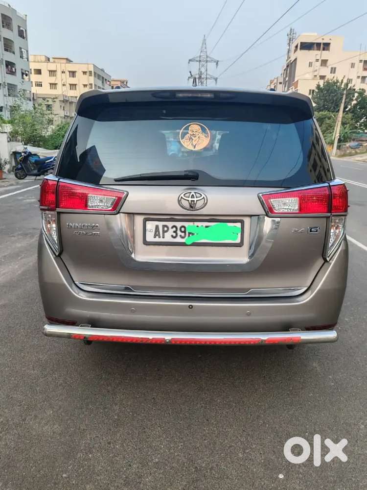 Toyota Innova Crysta 2017 Diesel 205000 Km Driven