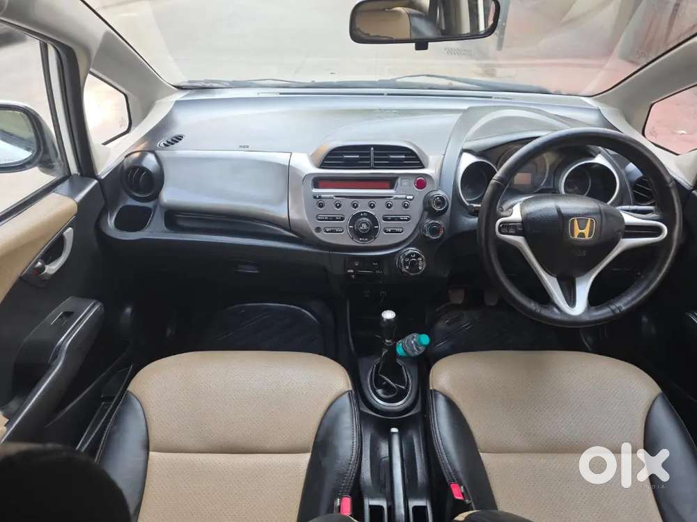 2013 Honda Jazz Vmt Top Model Petrol First Owner For Just Rs 2,85,000/
