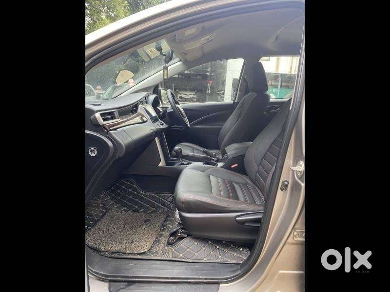 Toyota Innova Crysta 2.8 Gx At 8 Seater, 2017, Diesel