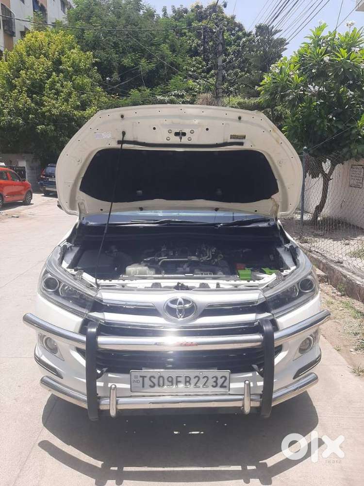 Toyota Innova Crysta 2.4 V 8 Str, 2018, Diesel