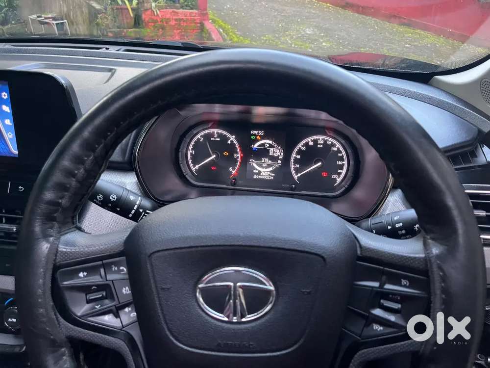 Tata Safari Dark Edition 2022 Diesel 26000 Km Driven 1st Owner Doctor