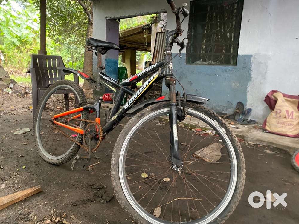 Avon sports cycle. 7 speed conpatable