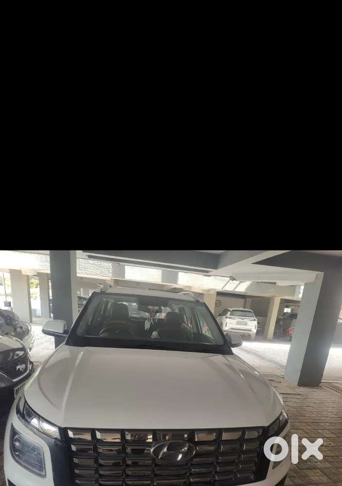 Hyundai Venue 2022 Petrol Well Maintained