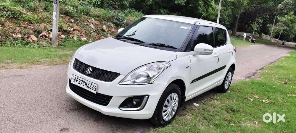 Maruti Suzuki Swift Vxi Abs Bsiv, 2015, Petrol