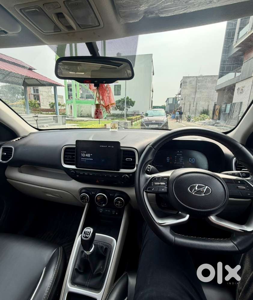 Hyundai Venue Petrol Manual 2023 (vip Number)
