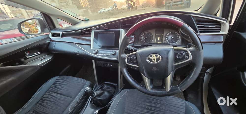 Toyota Innova Crysta 2.4 V, 2016, Diesel