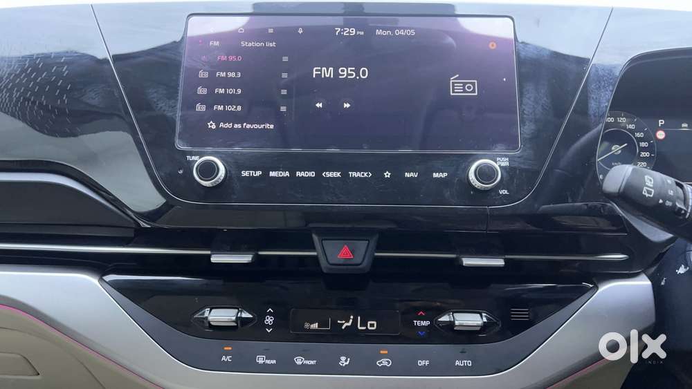 Kia Carens Luxury (o)1.5 Diesel At 7 Str, 2024, Diesel