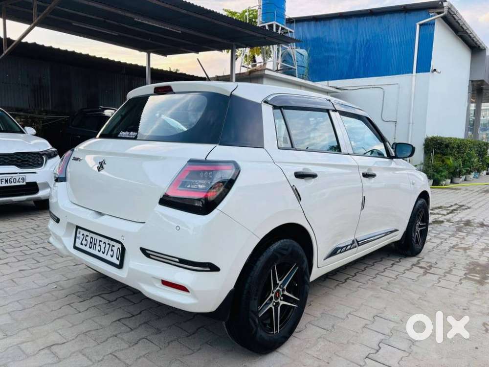 Maruti Suzuki New-gen Swift Lxi, 2025, Petrol