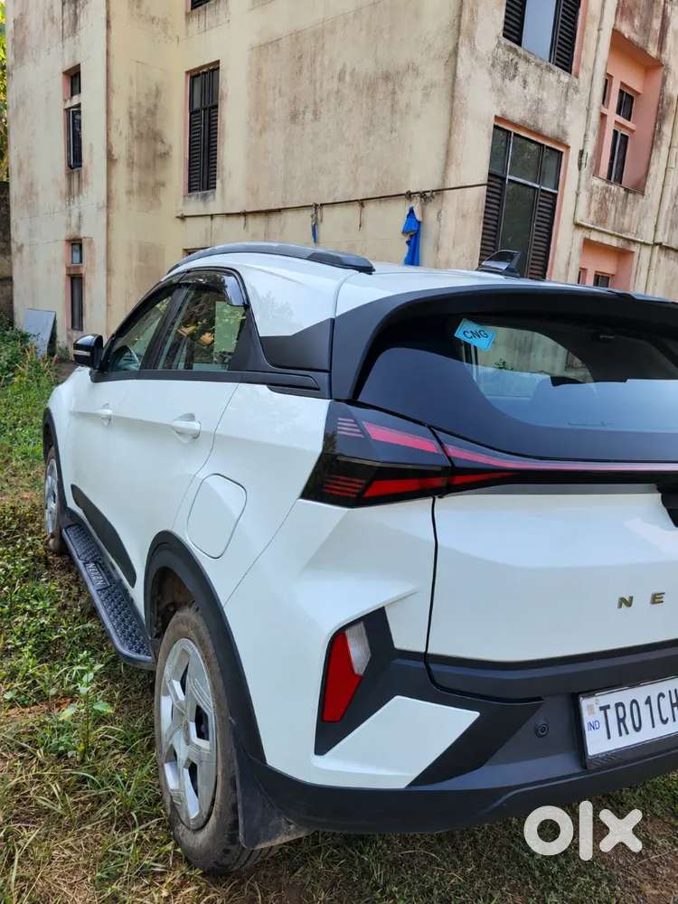 Tata Nexon Cng Pure+s| 8,000 Km | 1 Year Old | Sunroof|top Condition|