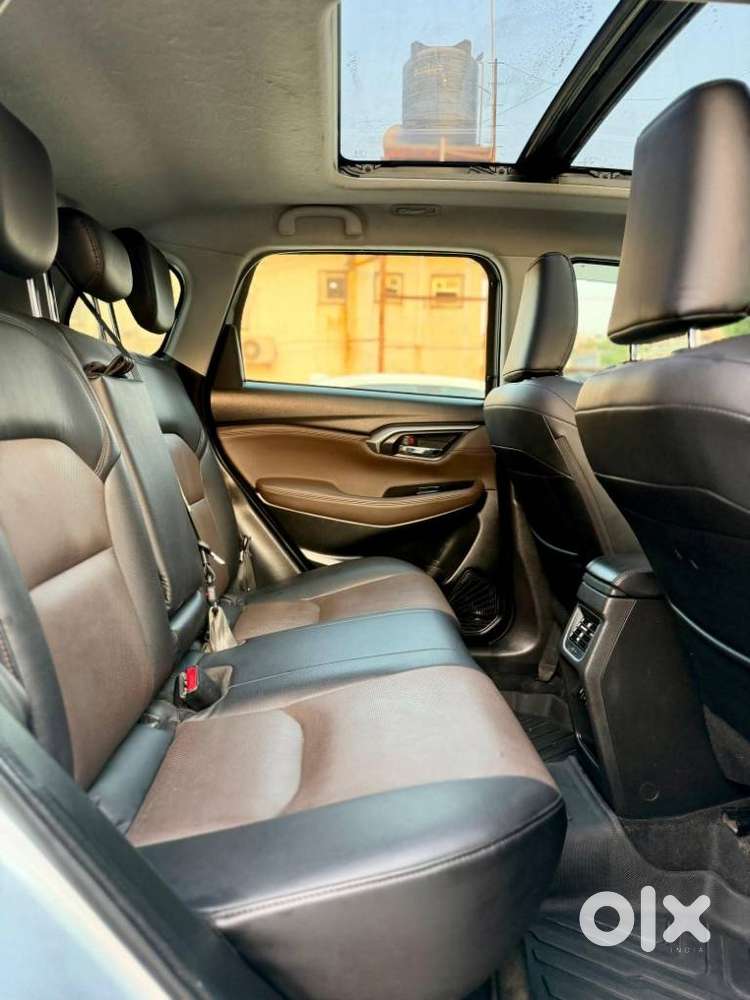 Toyota Urban Cruiser Hyryder 1.5 V Hybrid, 2023, Petrol