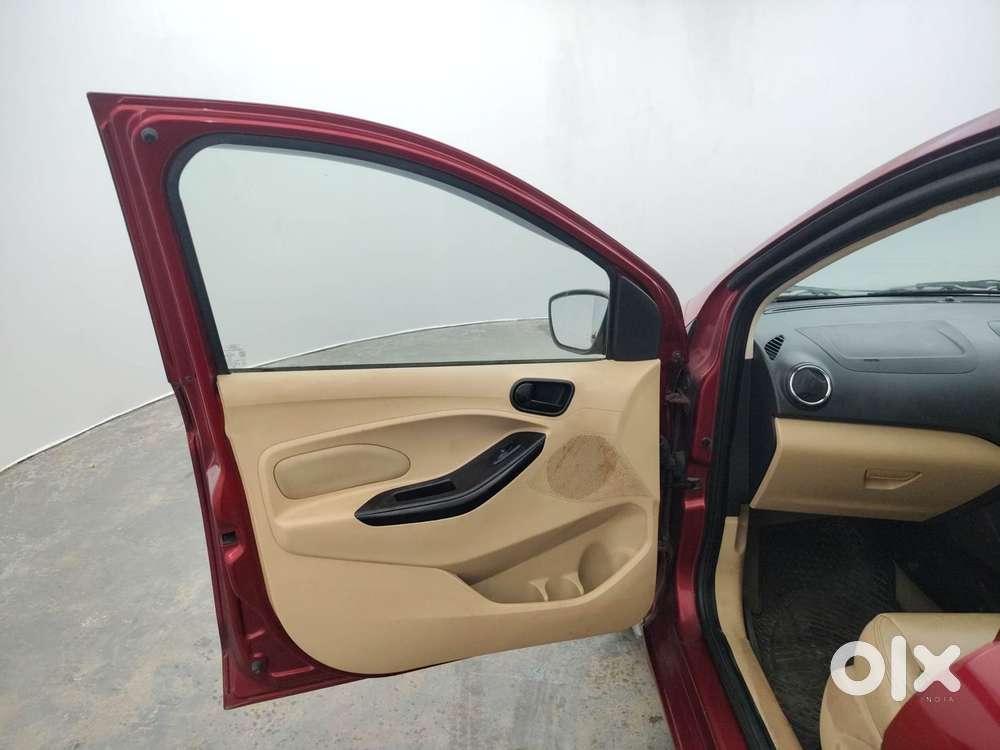 Ford Figo Aspire Titanium, 2015, Petrol