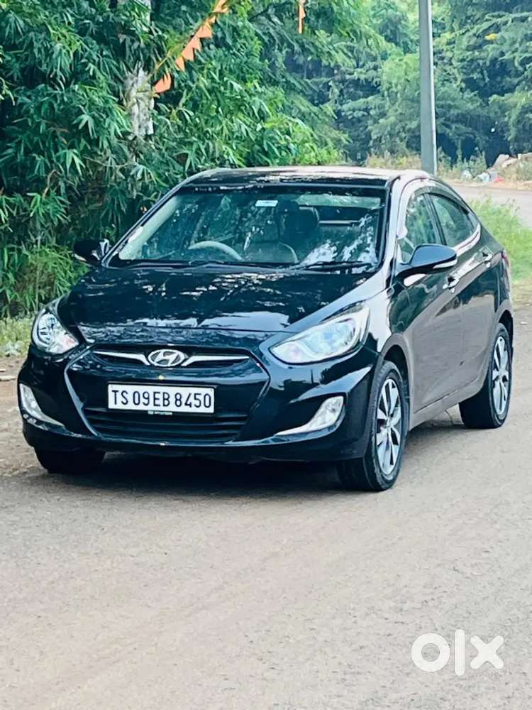 స్క్రాప్ వెహికల్స్ కనబడడం
