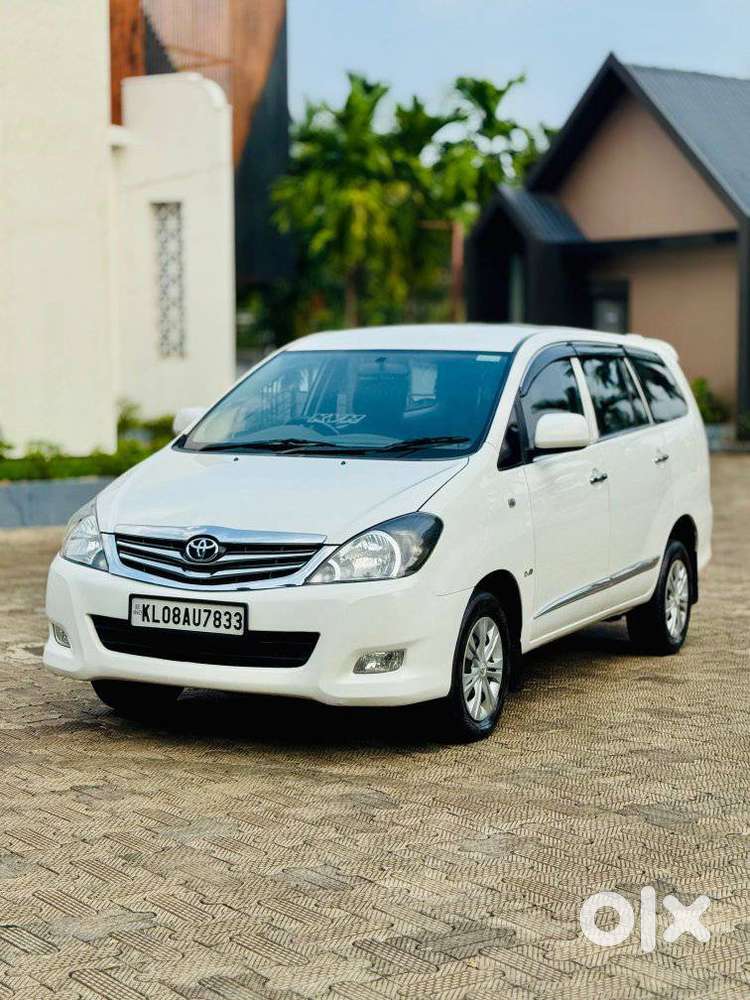 Toyota Innova 2.5 Z Diesel 7 Seater, 2011, Diesel