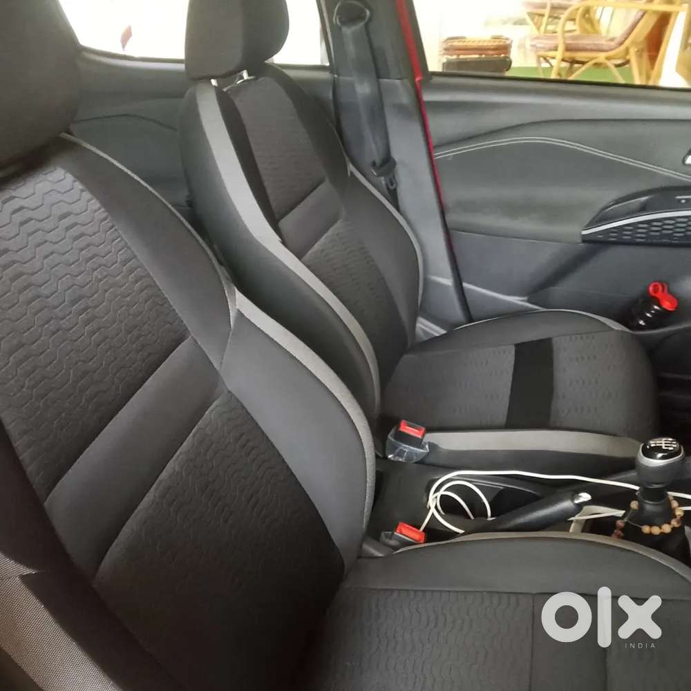 Nissan Magnite 2025 Petrol Well Maintained