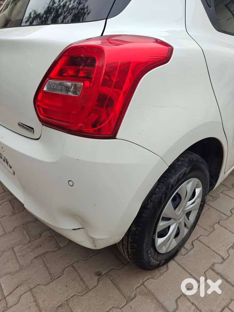 Maruti Suzuki Swift Vxi Amt (2022) — Single Owner  Warranty Till 2027