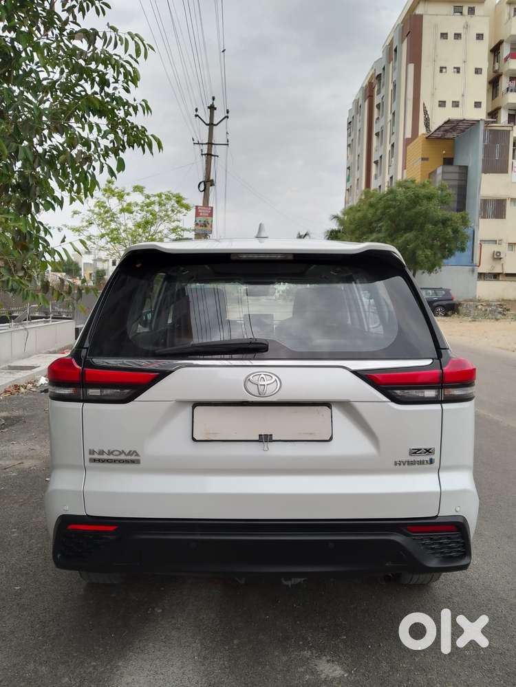 Toyota Innova Hycross 2.0 Zx Hybrid 7 Str, 2024, Diesel