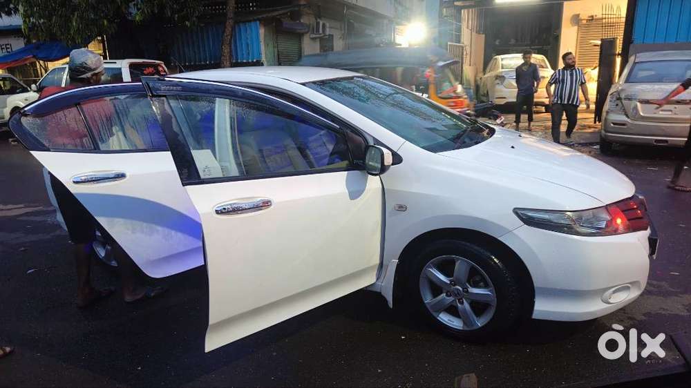 Honda City V Mt I-vtec 1.5  2011  32,000 Km  2nd Owner