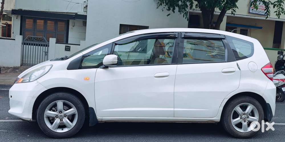 Honda Jazz V Mt Privilege, 2011, Petrol