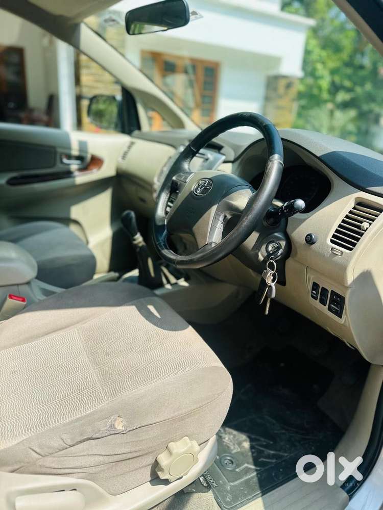 Toyota Innova 2.5 V 8 Str, 2013, Diesel