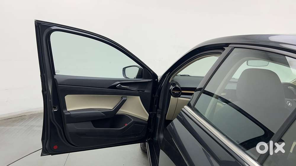 Skoda Slavia Style 1.0l Tsi At, 2023, Petrol