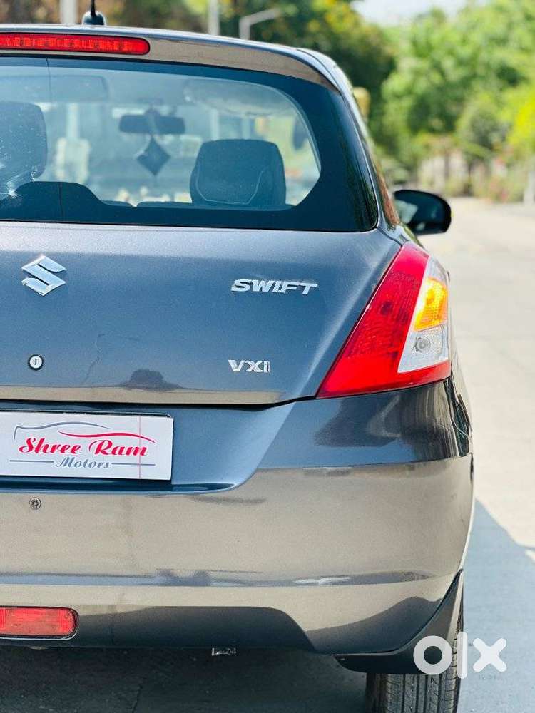Maruti Suzuki Swift Vxi + Manual, 2017, Petrol