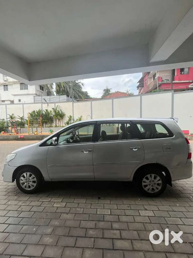 Toyota Innova 2011