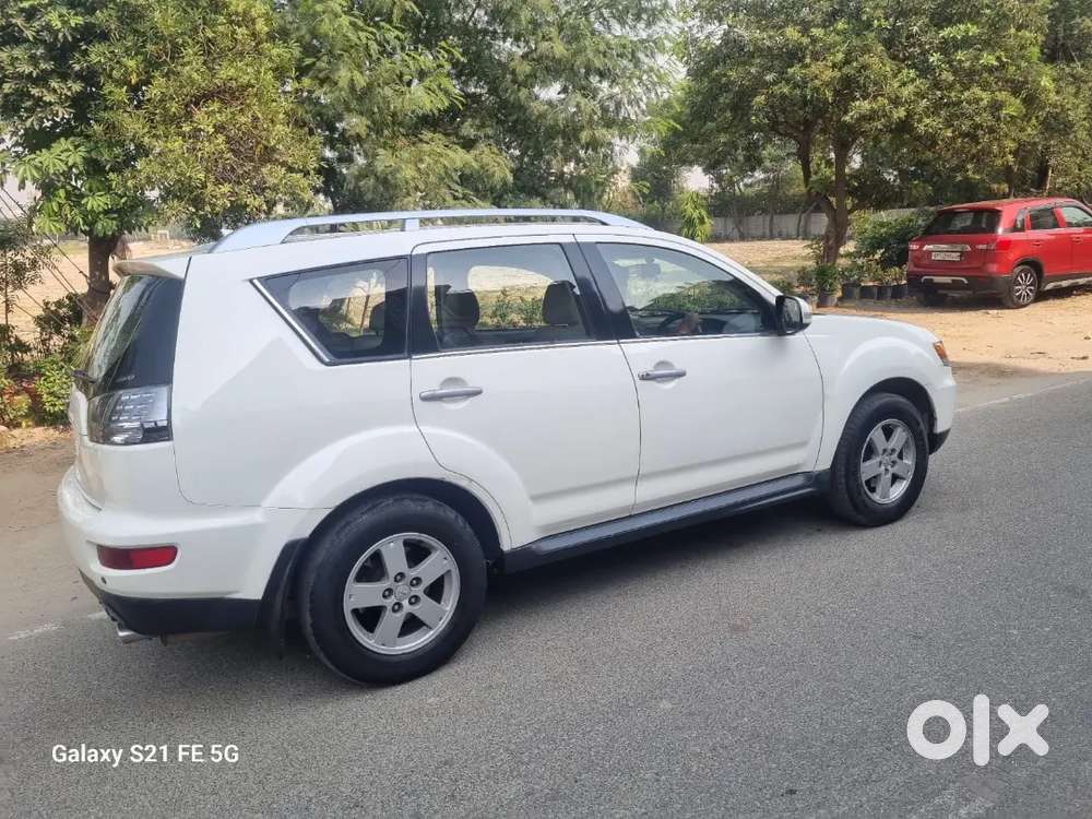 Mitsubishi Outlander 2011 Petrol Automatic