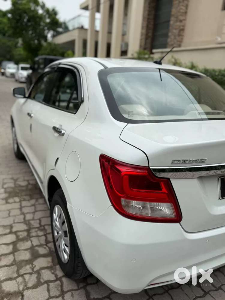 Maruti Suzuki Dzire 1.2 Vxi, 2022, Petrol