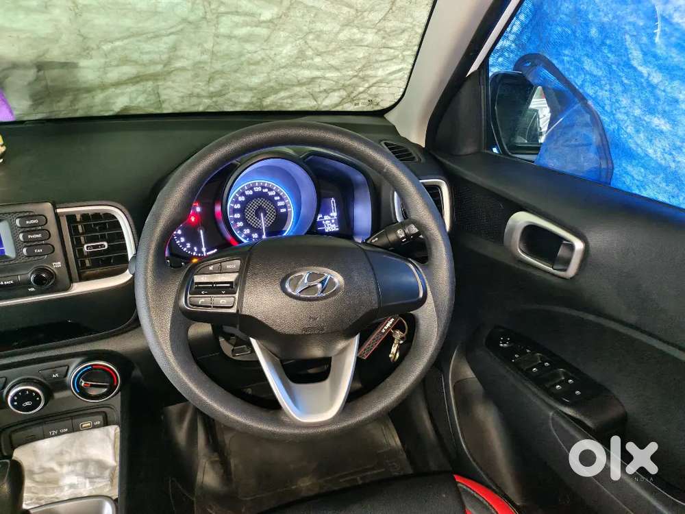 Hyundai Venue Kappa 2022  Bank Employee Car Km Driven 12000 Only
