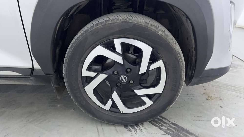 Nissan Magnite 1.0 Xv Premium Turbo Cvt, 2022, Petrol