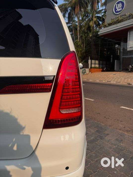 Toyota Innova 2.5 G (diesel) 8 Seater, 2015, Diesel