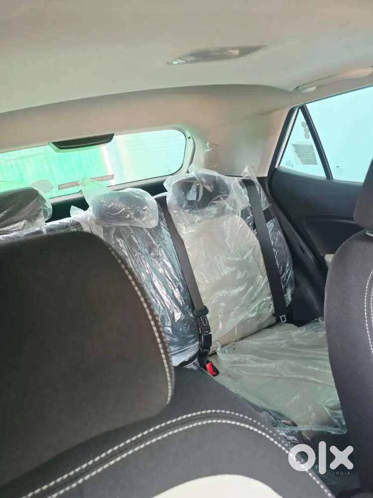 Hyundai Venue 2024 Petrol 11500 Km Driven ,brand New Condition