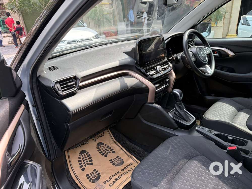Maruti Suzuki Grand Vitara 1.5 Zeta Plus Dual Tone Intelligent Hybri..