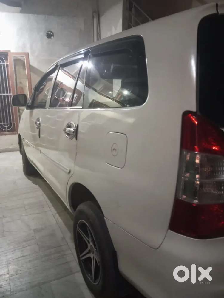 Toyota Innova 2011 Diesel Car