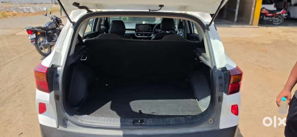 Kia Seltos With Company Service Record With Good Tyre Condition