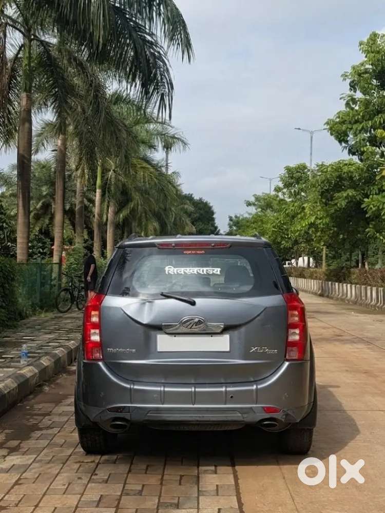 2013 Mahindra Xuv 500 W8 Dolphin Grey